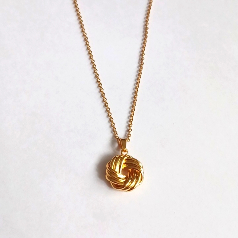 Gold Twisted Necklace